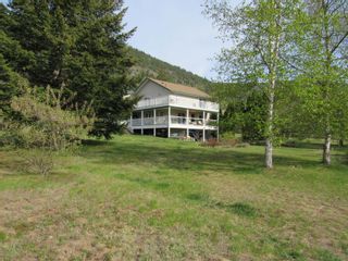 Photo 35: 925 COLUMBIA ROAD in Castlegar: House for sale : MLS®# 2476320