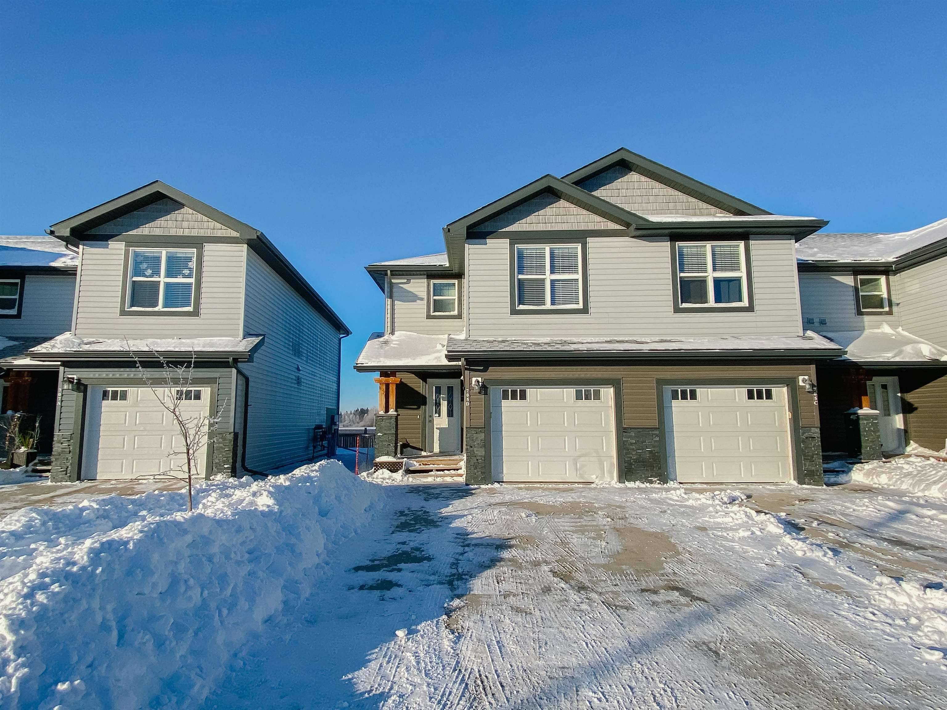 Main Photo: D 705 Rocky Way: Cold Lake Townhouse for sale : MLS®# E4270140