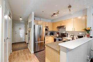 Photo 9: 105 137 E 1ST Street in North Vancouver: Lower Lonsdale Condo for sale in "The Coronado" : MLS®# R2720813