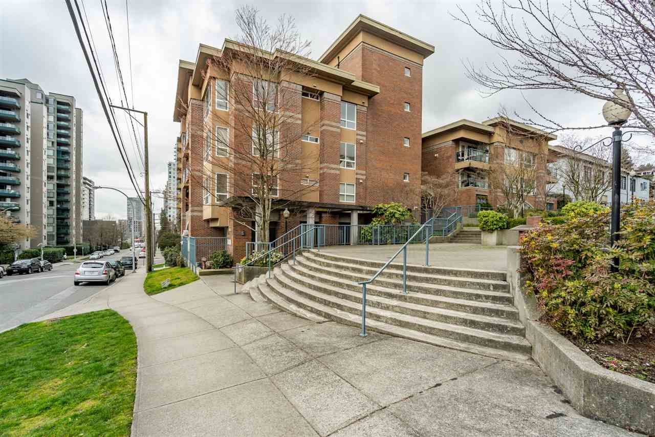 Main Photo: 304 335 CARNARVON STREET in New Westminster: Downtown NW Condo for sale : MLS®# R2448151