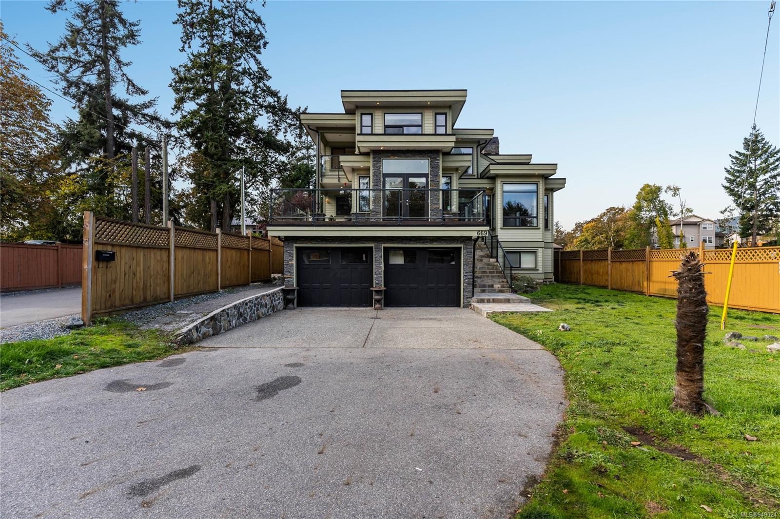 Main Photo: 669 Rockingham Rd in Langford: La Mill Hill House for sale : MLS®# 949024