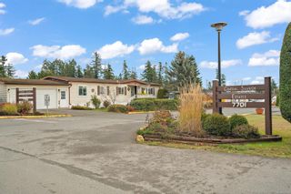 Photo 1: 77 7701 Central Saanich Rd in Central Saanich: CS Hawthorne Manufactured Home for sale : MLS®# 920780