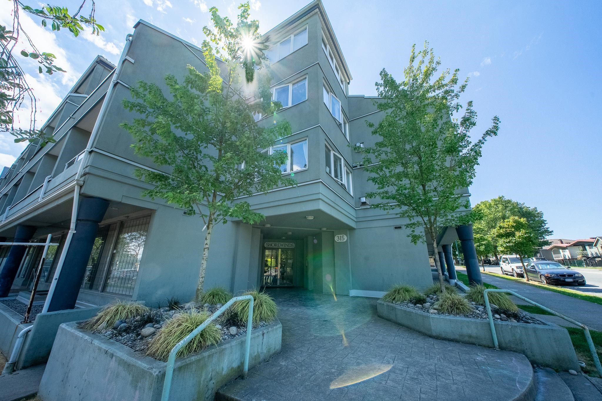 Main Photo: 102 315 RENFREW Street in Vancouver: Hastings Sunrise Condo for sale in "The Shorewinds" (Vancouver East)  : MLS®# R2748090