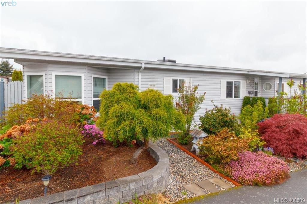 Main Photo: 145 7 Chief Robert Sam Lane in VICTORIA: VR Glentana Manufactured Home for sale (View Royal)  : MLS®# 811820