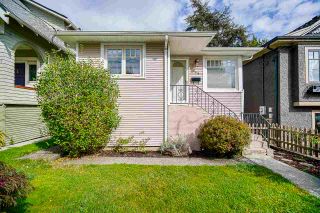 Photo 1: 425 OAK Street in New Westminster: Queens Park House for sale : MLS®# R2502980