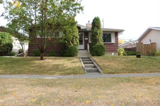Photo 2: 1016 19 Street NE in Calgary: Mayland Heights Detached for sale : MLS®# A2003770