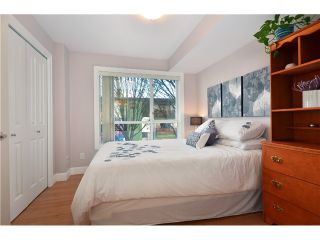 Photo 6: 202 1718 VENABLES Street in Vancouver: Grandview VE Condo for sale in "City View Terraces" (Vancouver East)  : MLS®# V992914