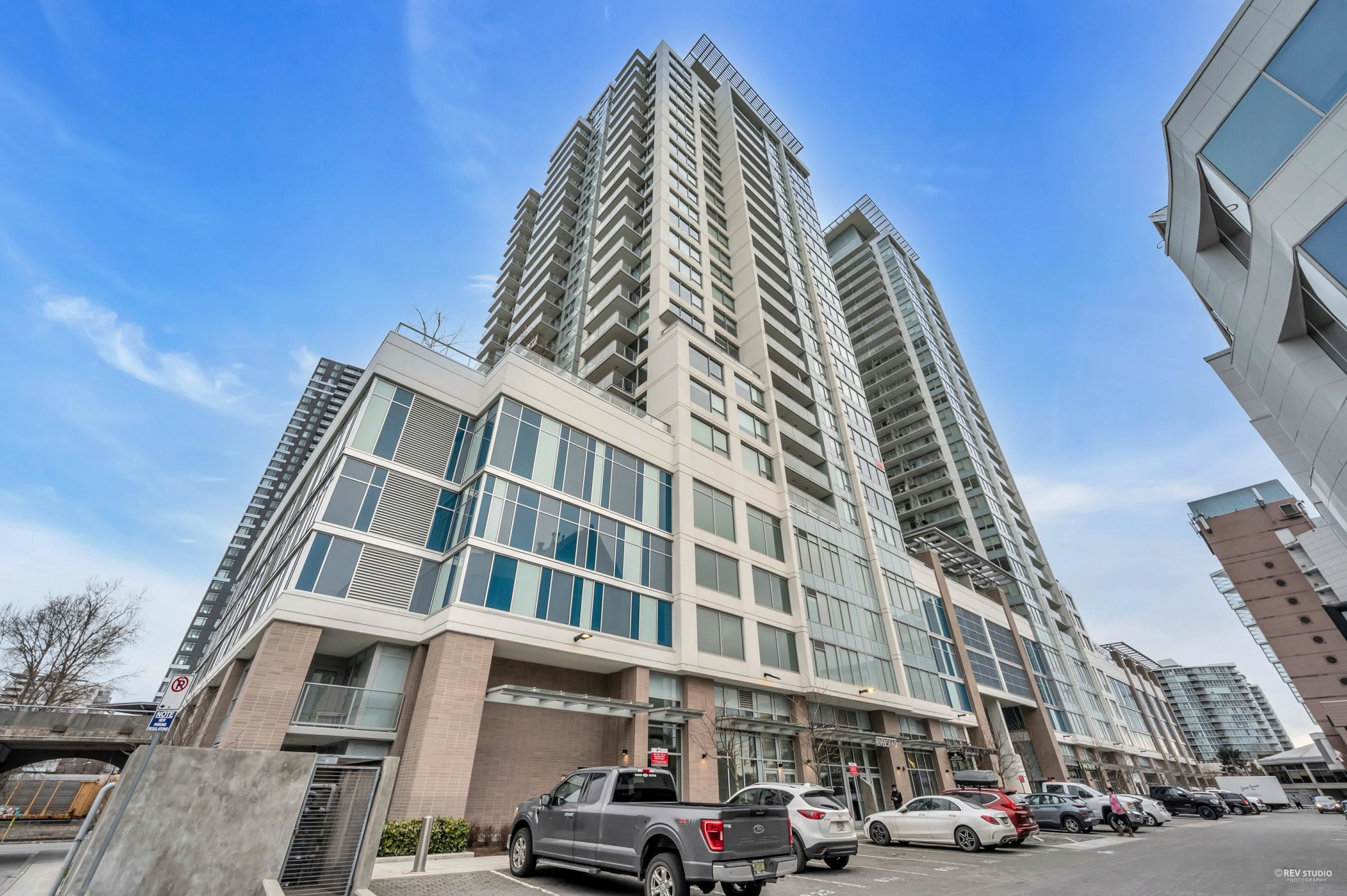 2202 988  QUAYSIDE Drive, New Westminster