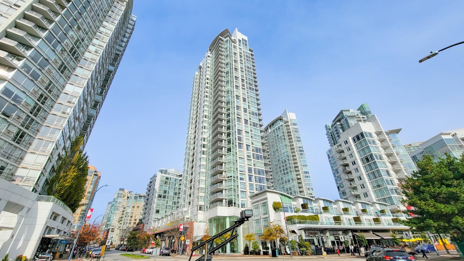 Main Photo: 3307 1199 MARINASIDE Crescent in Vancouver: Yaletown Condo for sale in "AQUARIUS 1" (Vancouver West)  : MLS®# R2825294