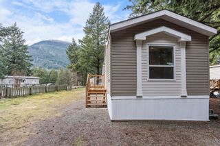 Photo 1: 26 50610 TRANS CANADA Highway in Boston Bar: Fraser Canyon Manufactured Home for sale in "Alpine Canyon MHP" : MLS®# R2832690