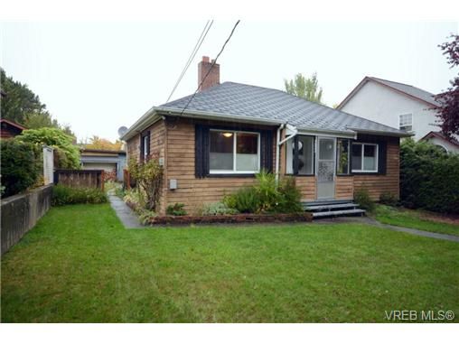 Main Photo: 1532 Edgeware Rd in VICTORIA: Vi Oaklands House for sale (Victoria)  : MLS®# 728605