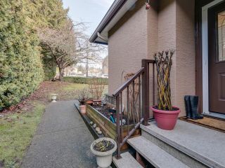 Photo 8: 7 1290 LAVAL Square in Coquitlam: Maillardville Townhouse for sale in "Villa Frontenac" : MLS®# R2838165