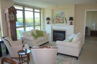 Photo 3: 813 2799 YEW Street in Vancouver: Kitsilano Condo for sale in "TAPESTRY" (Vancouver West)  : MLS®# R2488808