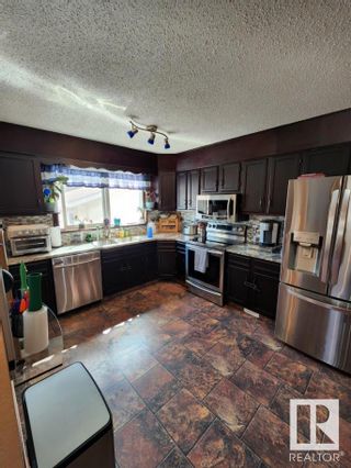 Photo 3: 772 Warwick Road in Edmonton: Zone 27 House for sale : MLS®# E4291332