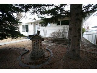 Photo 3: 28 HARROW Crescent SW in CALGARY: Haysboro Residential Detached Single Family for sale (Calgary)  : MLS®# C3419230