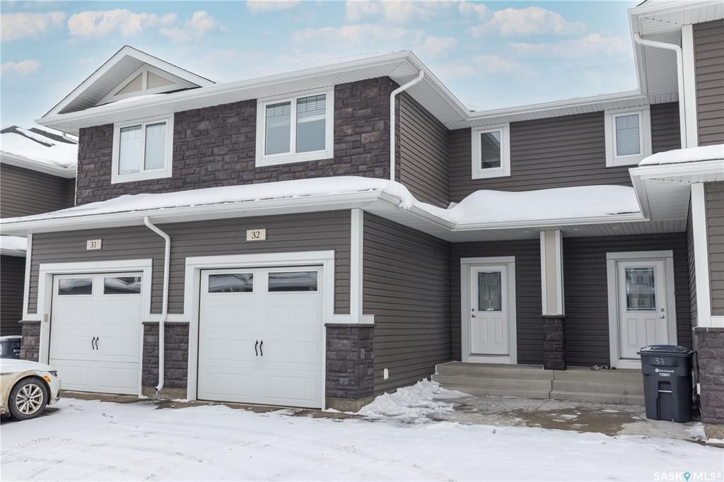Main Photo: 32 115 Veltkamp Crescent in Saskatoon: Stonebridge Residential for sale : MLS®# SK917542