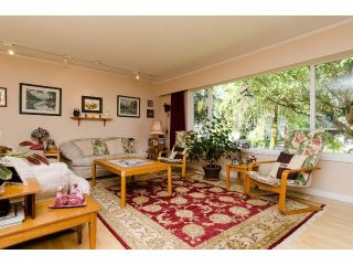 Photo 3: 5940 135 Street in Surrey: Panorama Ridge House for sale in "Northridge Area" : MLS®# F1443510
