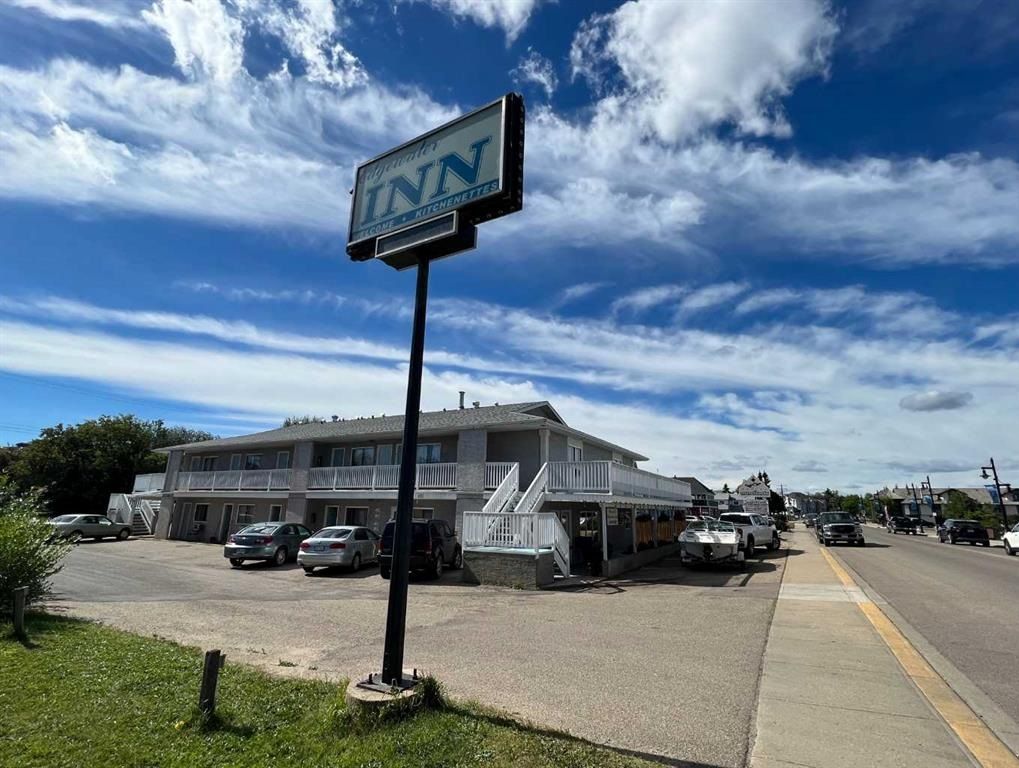 Main Photo: 14 Rooms motel for sale Alberta: Commercial for sale