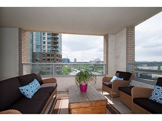 Photo 1: 405 125 MILROSS Avenue in Vancouver: Mount Pleasant VE Condo for sale in "Citygate at Creekside" (Vancouver East)  : MLS®# V1065427