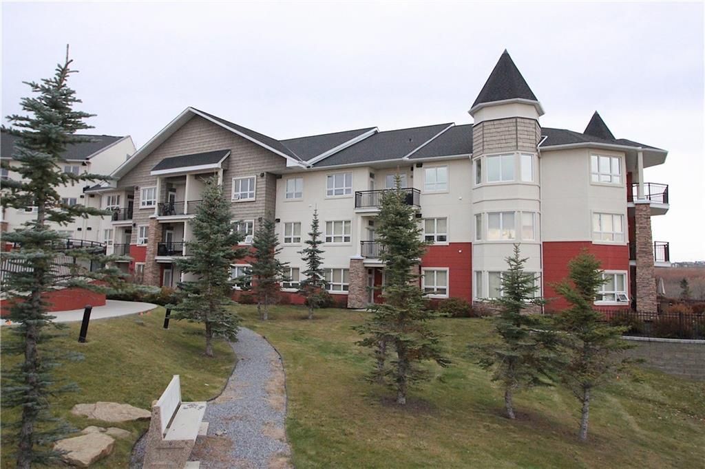 Main Photo: 320 26 VAL GARDENA View SW in Calgary: Springbank Hill Apartment for sale : MLS®# C4266820