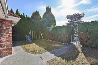 Photo 2: 2981 E 1ST Avenue in Vancouver: Renfrew VE House for sale (Vancouver East)  : MLS®# R2212764