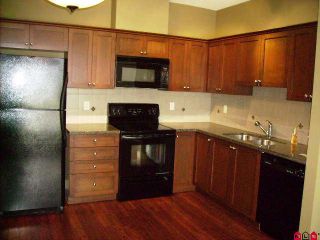 Photo 3: 400 9000 BIRCH Street in Chilliwack: Chilliwack W Young-Well Condo for sale : MLS®# H1002037