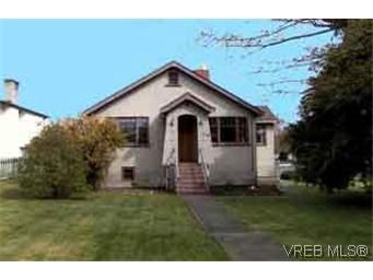 Main Photo: 2703 Victor St in VICTORIA: Vi Oaklands House for sale (Victoria)  : MLS®# 211450