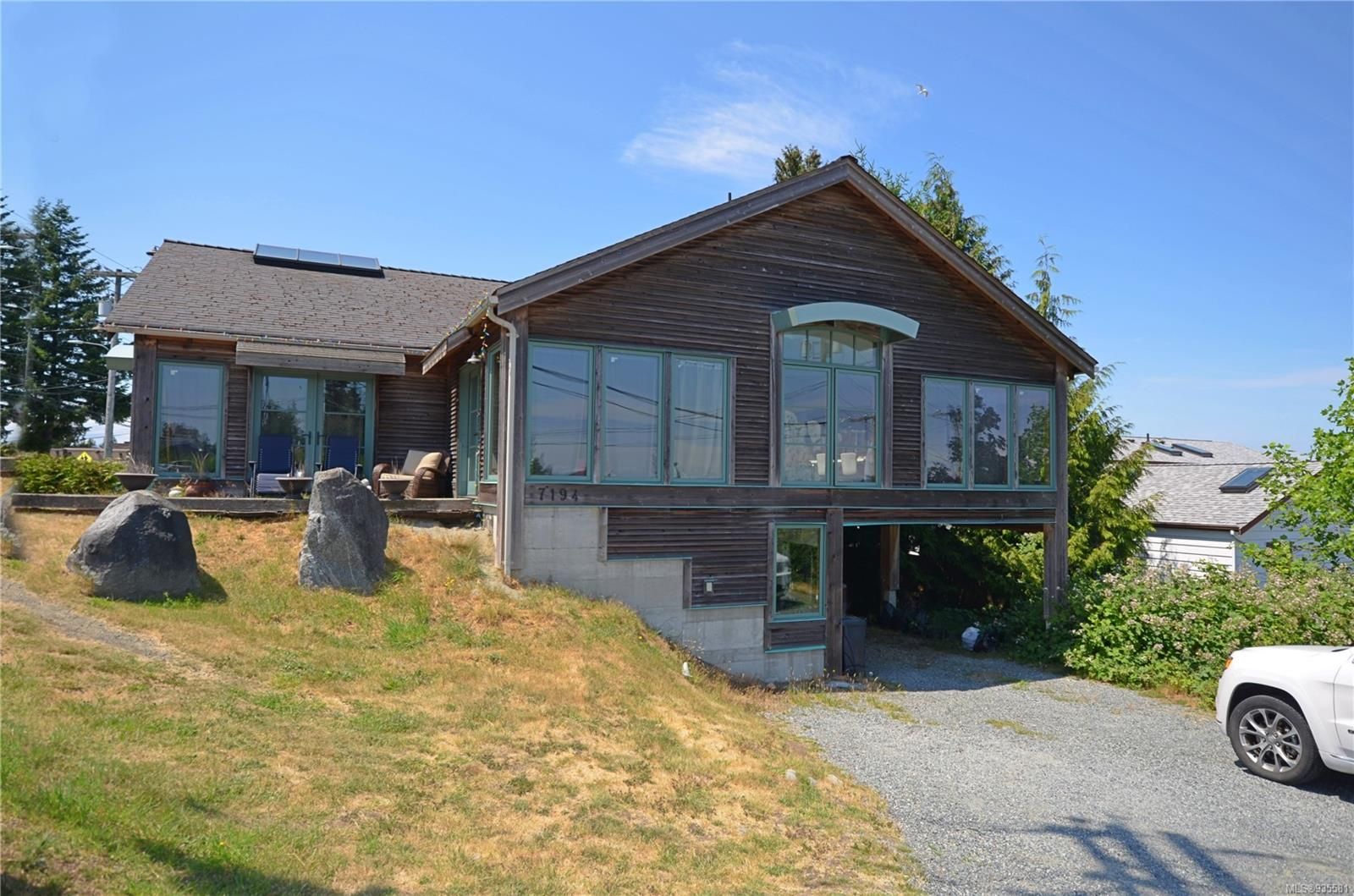 Main Photo: 7194 Dickinson Rd in Lantzville: Na Lower Lantzville House for sale (Nanaimo)  : MLS®# 935581