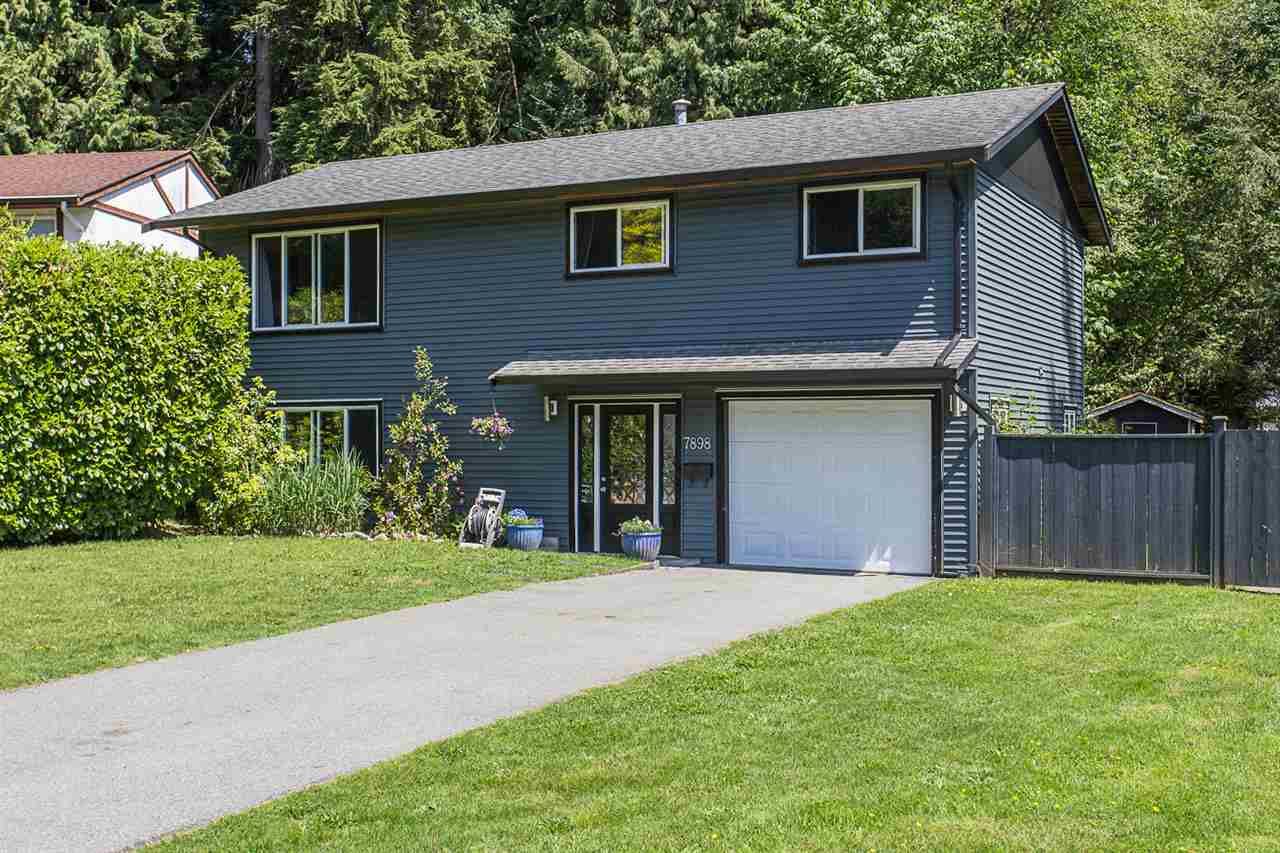 Main Photo: 7898 THRASHER Street in Mission: Mission BC House for sale : MLS®# R2268941