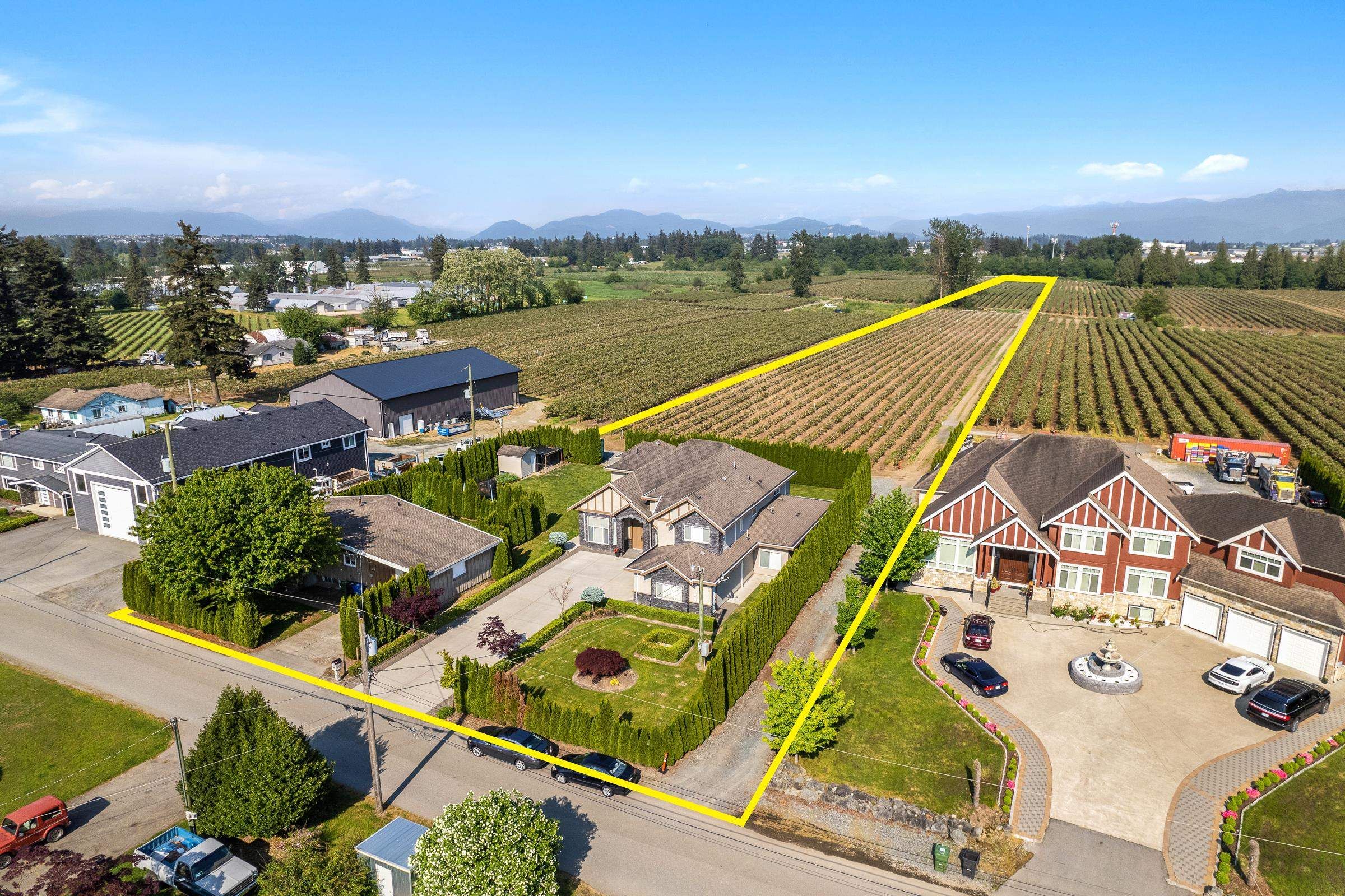 Main Photo: 1436 HOPE Road in Abbotsford: Poplar House for sale : MLS®# R2831921
