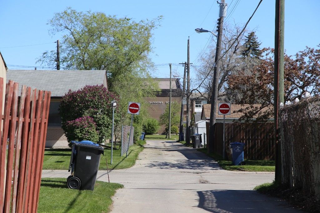 Photo 38: Photos: 310 Raquette Street in Winnipeg: Westwood Single Family Detached for sale (West Winnipeg)  : MLS®# 1513263