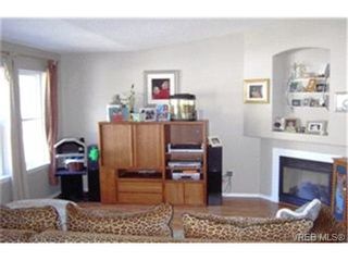 Photo 3:  in VICTORIA: La Glen Lake Half Duplex for sale (Langford)  : MLS®# 396131