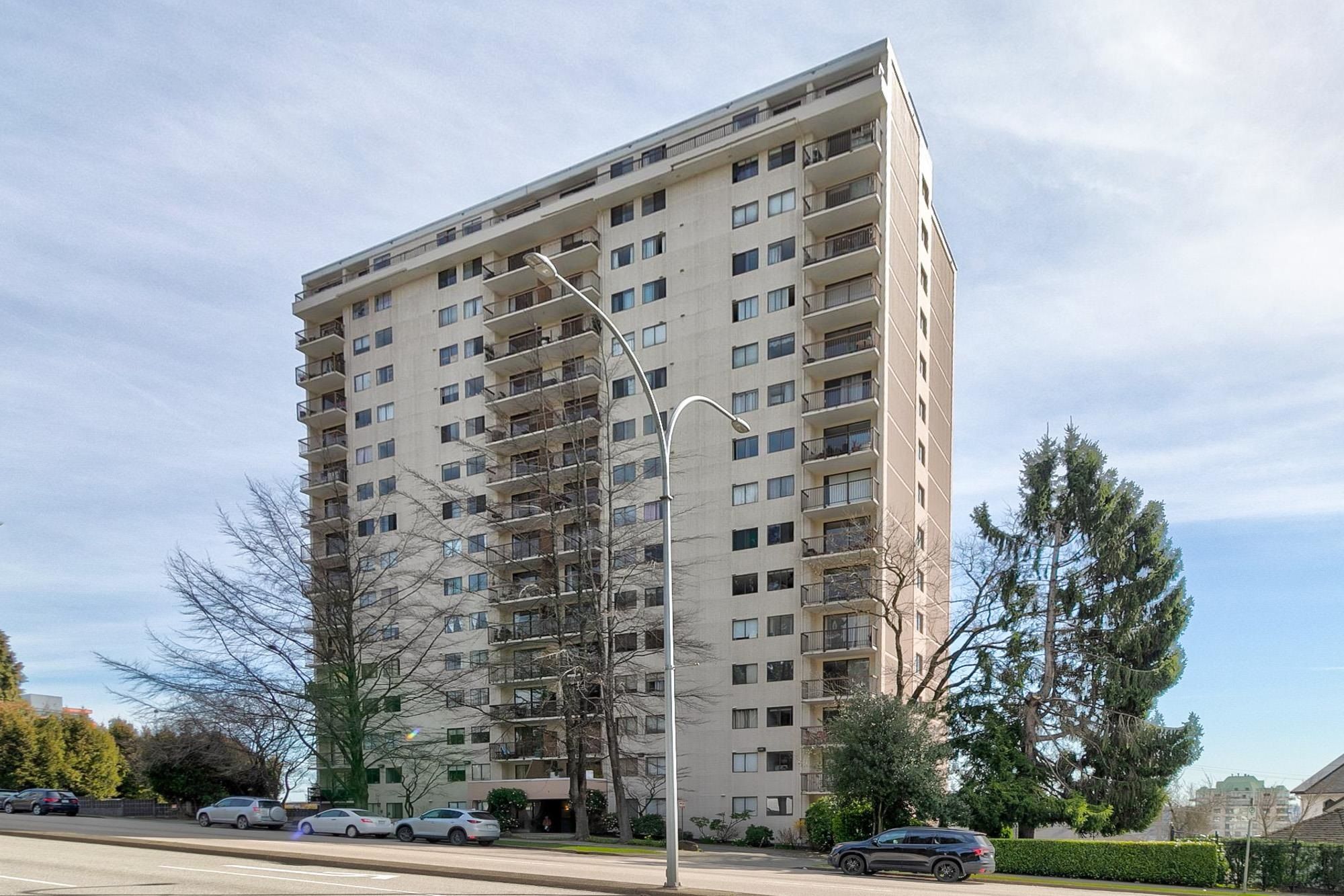 Main Photo: 1702 320 ROYAL Avenue in New Westminster: Downtown NW Condo for sale in "Peppertree" : MLS®# R2759470