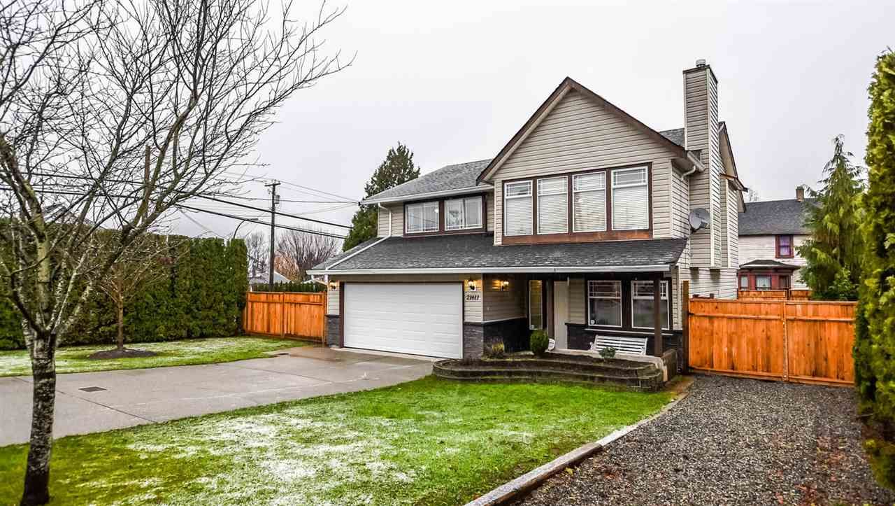 Main Photo: 21611 48A Avenue in Langley: Murrayville House for sale : MLS®# R2126744
