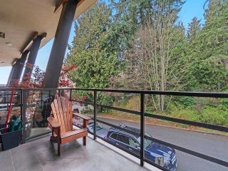 Photo 17: 8 1891 MARINE Drive in West Vancouver: Ambleside Condo for sale in "Parkview Place" : MLS®# R2781208
