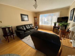 Photo 2: 1033 Macklem Drive in Saskatoon: Massey Place Residential for sale : MLS®# SK854085