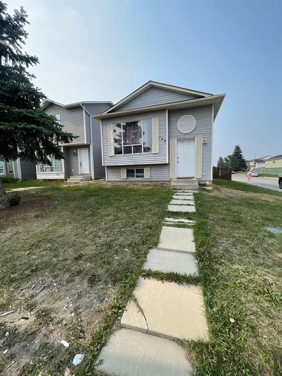 Main Photo: 130 Martindale Boulevard NE in Calgary: Martindale Detached for sale : MLS®# A2066190