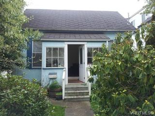 Photo 2: 131 Ladysmith St in VICTORIA: Vi James Bay House for sale (Victoria)  : MLS®# 725922