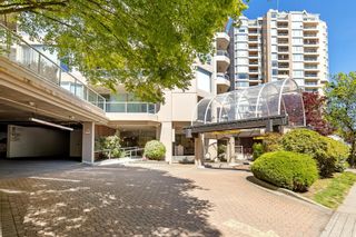 Photo 2: 1202 1065 QUAYSIDE Drive in New Westminster: Quay Condo for sale in "Quayside Tower II" : MLS®# R2882117
