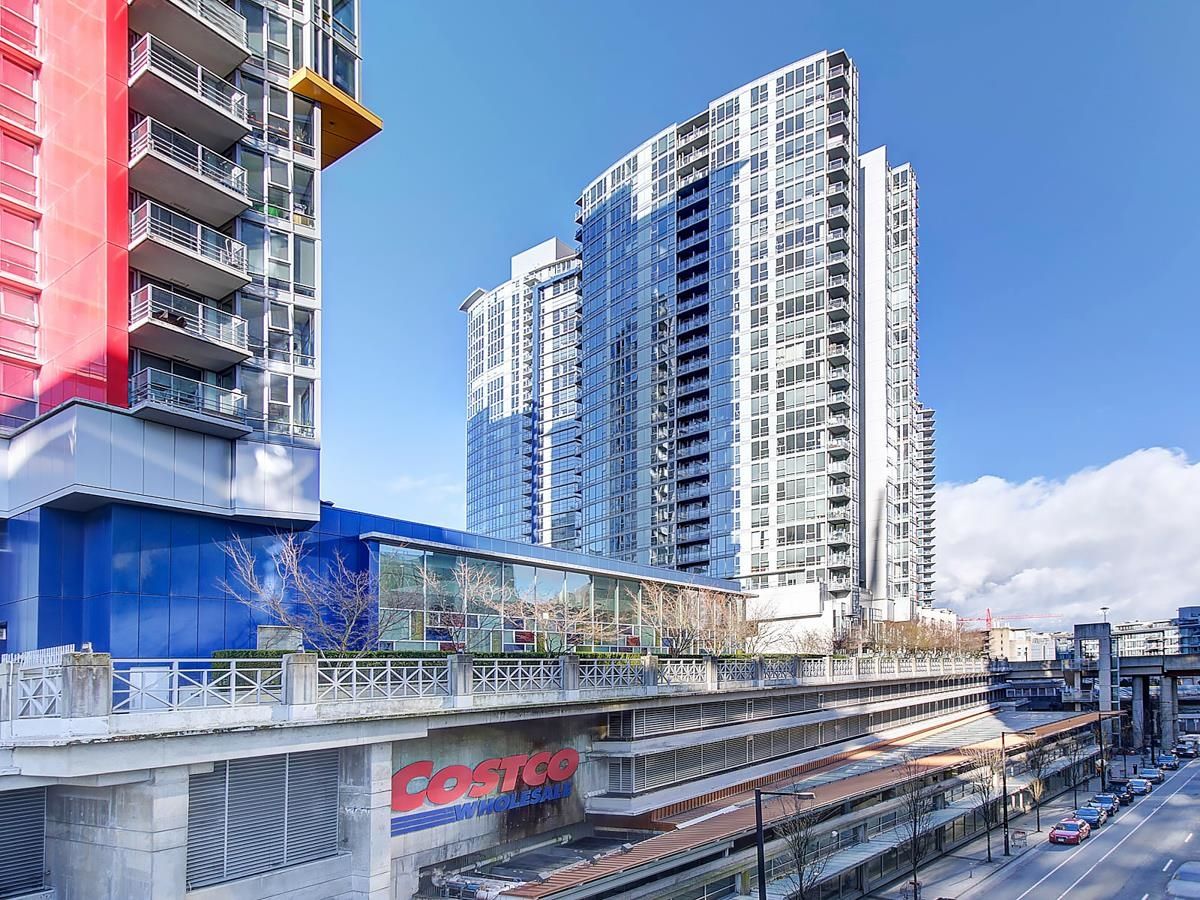 Main Photo: 2307 131 REGIMENT Square in Vancouver: Downtown VW Condo for sale in "SPECTRUM 3" (Vancouver West)  : MLS®# R2662730