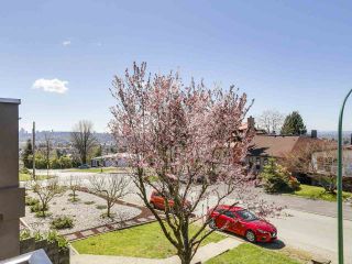 Photo 15: 132 GLYNDE Avenue in Burnaby: Capitol Hill BN House for sale (Burnaby North)  : MLS®# R2158595
