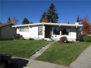 Photo 1: 5707 LAWSON Place SW in Calgary: Lakeview House for sale : MLS®# C4034051