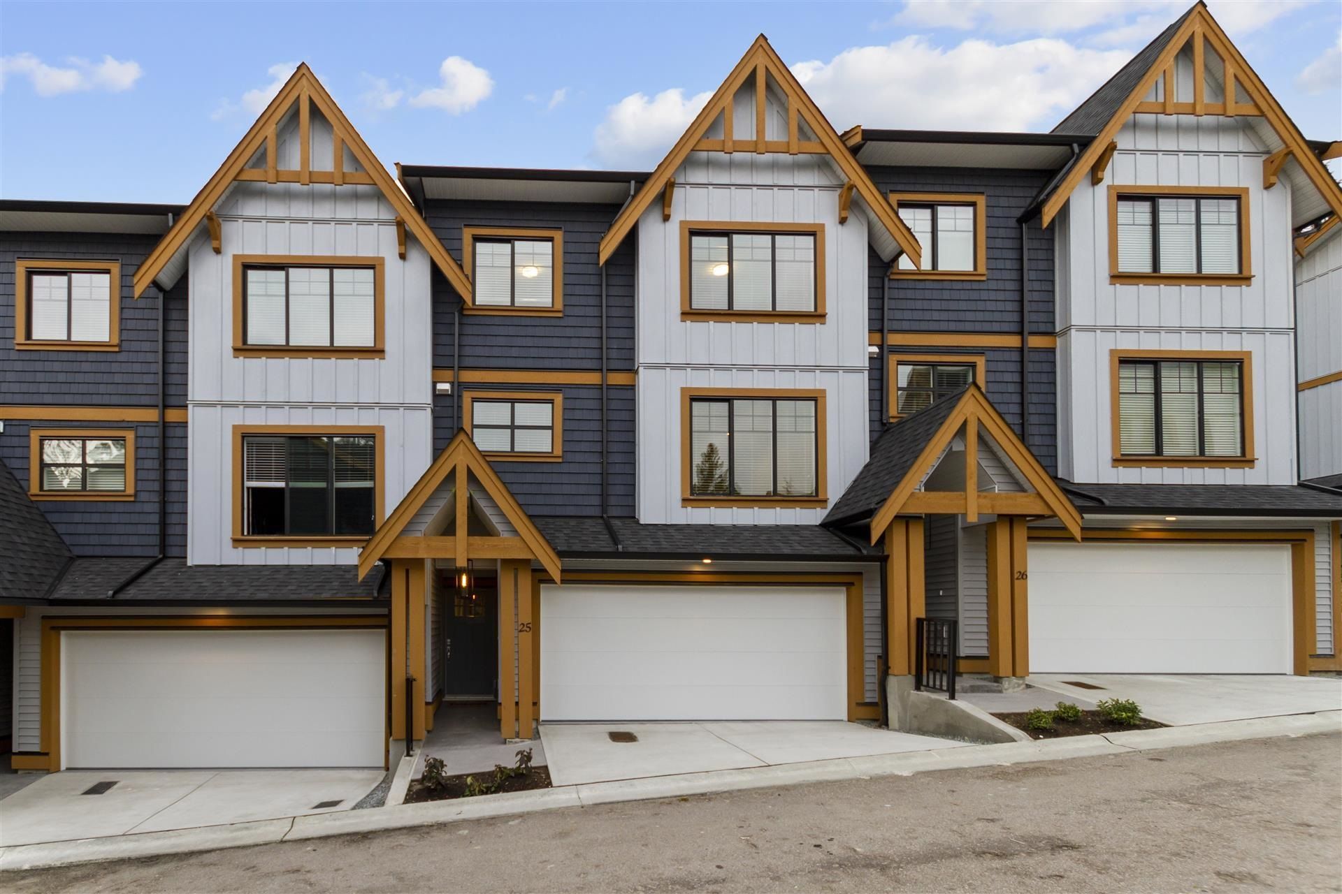 Main Photo: 25 13263 236 Street in Maple Ridge: Silver Valley Townhouse for sale in "Stone Ridge" : MLS®# R2655263