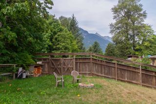 Photo 6: 1551 EAGLE RUN Drive in Squamish: Brackendale House for sale : MLS®# R2805378