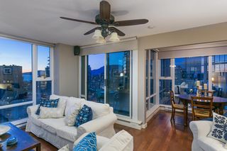 Photo 3: 2906 455 BEACH Crescent in Vancouver: Yaletown Condo for sale in "Park West" (Vancouver West)  : MLS®# R2410734