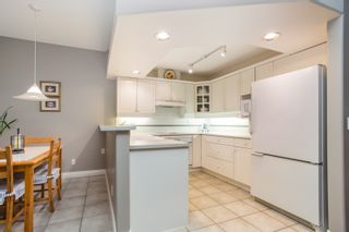 Photo 9: 2 2979 PANORAMA Drive in Coquitlam: Westwood Plateau Townhouse for sale in "DEERCREST" : MLS®# R2532510