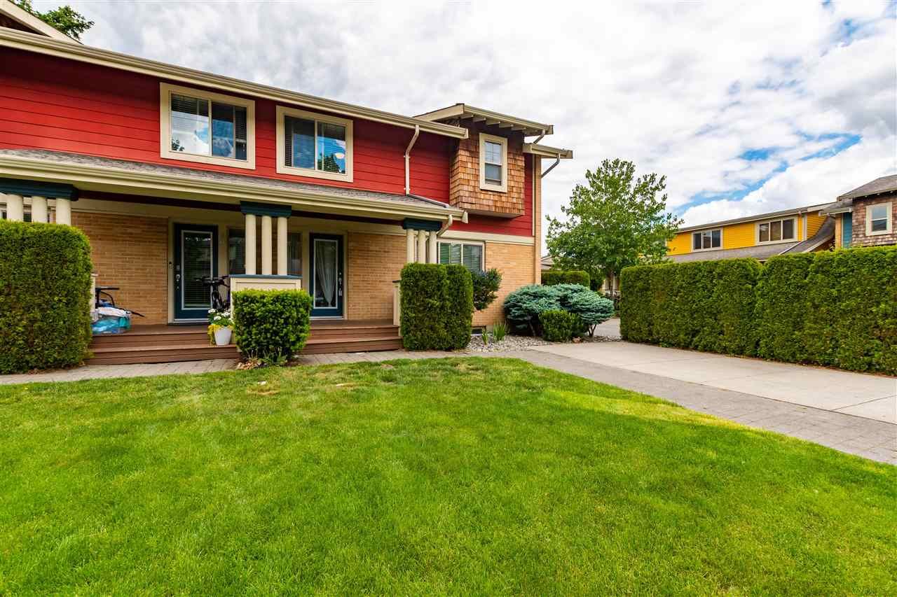 Main Photo: 41 5960 COWICHAN Street in Sardis: Vedder S Watson-Promontory Townhouse for sale in "QUARTERS WEST" : MLS®# R2585157