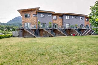 Photo 18: 40160 GOVERNMENT ROAD in Squamish: Garibaldi Estates Townhouse for sale : MLS®# R2281164