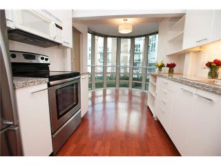 Photo 5: 404 1501 HOWE Street in Vancouver: Yaletown Condo for sale in "888 BEACH" (Vancouver West)  : MLS®# V1102511