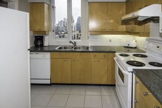 Photo 6: 2001 1201 MARINASIDE Crescent in Vancouver: Yaletown Condo for sale in "Peninsula" (Vancouver West)  : MLS®# R2144210